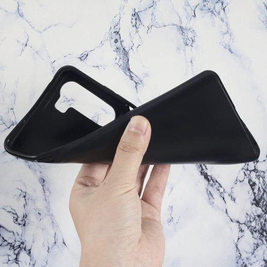 Motorola Moto G200 5G Hoesjes – Siliconen Backcover – Inclusief 2x Screenprotector – Schokbestendig – Zwart-Ilumina Benelux
