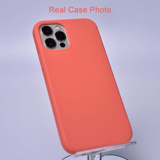 iPhone 11 Hoesjes – Soft Touch Liquid Silicone Backcover – Flexibele TPU – Inclusief Screenprotector – Rood-Ilumina Benelux