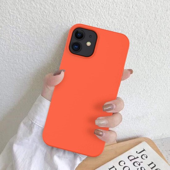 iPhone 12 Mini Hoesjes – Soft Touch Liquid Silicone TPU Backcover – Flexibel – Inclusief Screenprotector – Oranje-Ilumina Benelux
