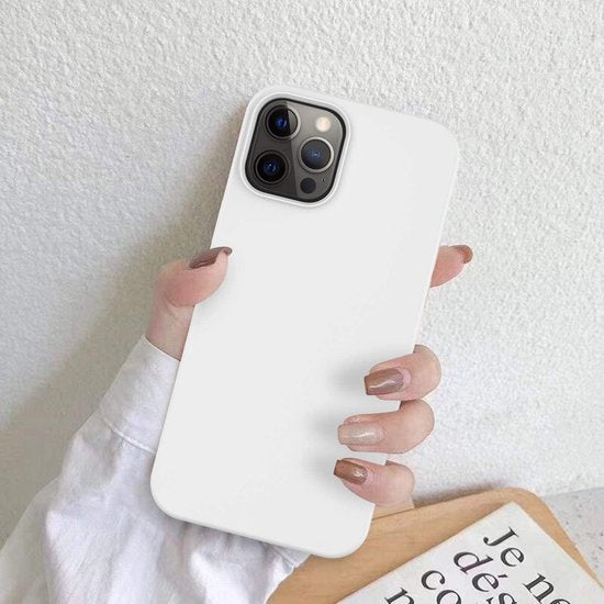 iPhone 12 Hoesjes – Liquid Silicone Backcover – Soft Touch TPU – Inclusief Screenprotector – Wit-Ilumina Benelux