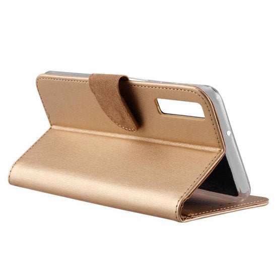 Samsung Galaxy A9 2018 Hoesjes – Portemonnee Hoes – Magneetsluiting – 2x Gehard Glas Screenprotector – Goud-Ilumina Benelux