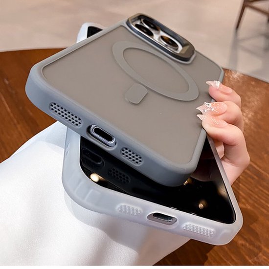 iPhone 16 Pro Max Hoesjes – MagSafe Backcover – Schokbestendig – Zwart-Ilumina Benelux