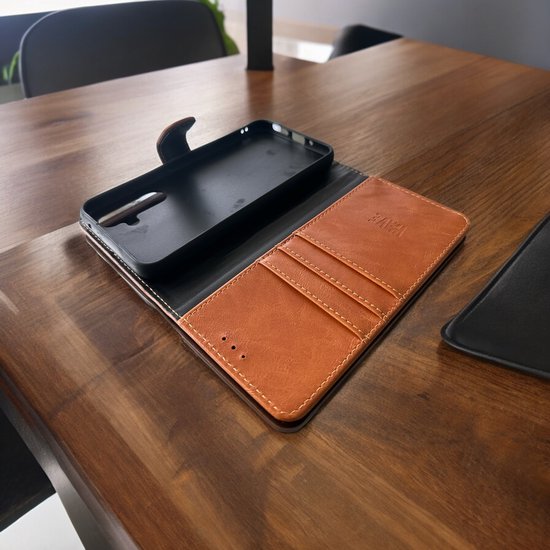 Elite Bookcase Geschikt voor: Samsung Galaxy A13 5G Hoesje met Magnetische Sluiting en Pasjeshouder - Bruin