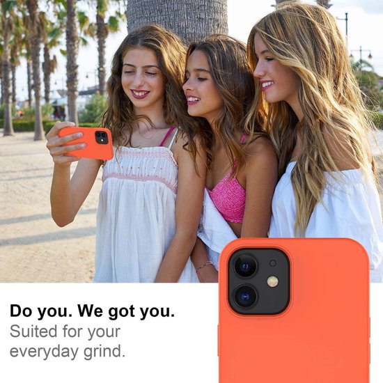 iPhone 11 Pro Max Hoesjes – Soft Touch Liquid Silicone TPU Backcover – Flexibel – Inclusief Screenprotector – Oranje-Ilumina Benelux