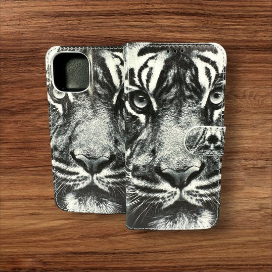 iPhone 13 Hoesjes – Portemonnee Book Case – Pasjeshouder – Magneetsluiting – Tiger Print-Ilumina Benelux