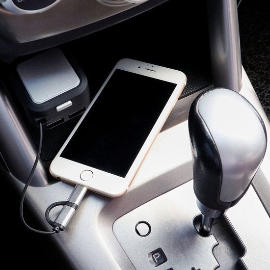 Auto oplader – Intrekbare Micro-USB & Lightning kabel – Dubbele USB-poorten – Snelladen – Goud-Oplader-Ilumina Benelux