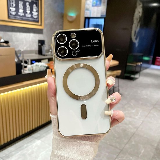 iPhone 14 Hoesjes – Magnetische Backcover met MagSafe – Camera Lens Protector – Goud-Ilumina Benelux