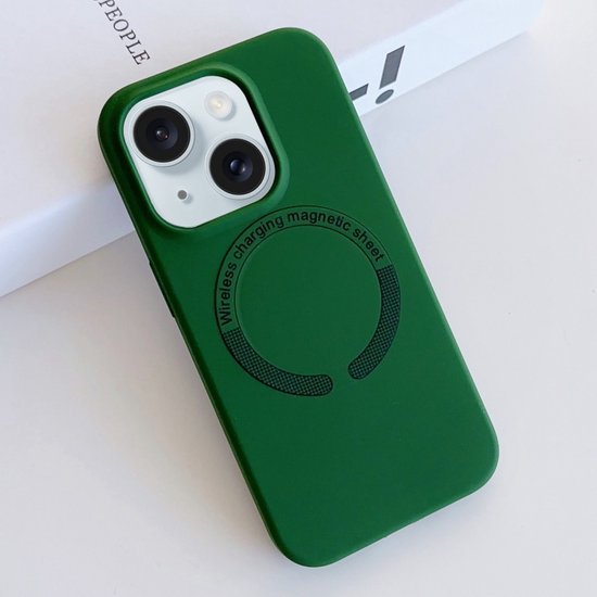 iPhone 14 Plus Hoesjes – Magnetische Siliconen Backcover – MagSafe – Krasbestendig – Groen-Ilumina Benelux