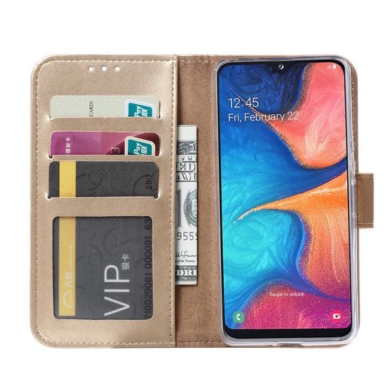 Samsung Galaxy A20E Hoesjes – Portemonnee Hoes – Magneetsluiting – Inclusief 2x Gehard Glas Screenprotector – Goud-Ilumina Benelux