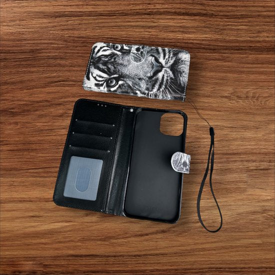 iPhone 14 Plus Hoesjes – Portemonnee Book Case – Pasjeshouder – Magneetsluiting – Tiger Print-Ilumina Benelux