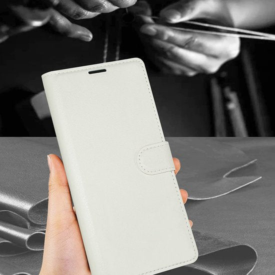 Bookcase Geschikt voor: Samsung Galaxy A13 5G / A04s Wit - Portemonnee hoesje met 3x Glas Screen protector