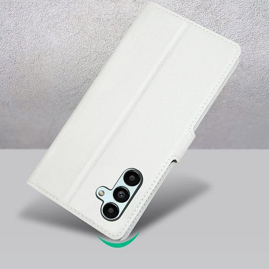 Bookcase Geschikt voor: Samsung Galaxy A13 5G / A04s Wit - Portemonnee hoesje met 3x Glas Screen protector