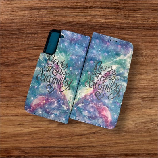 Samsung Galaxy S22 Hoesjes – Portemonnee Book Case – Pasjeshouder – Magneetsluiting – Never Stop Dreaming Print-Ilumina Benelux