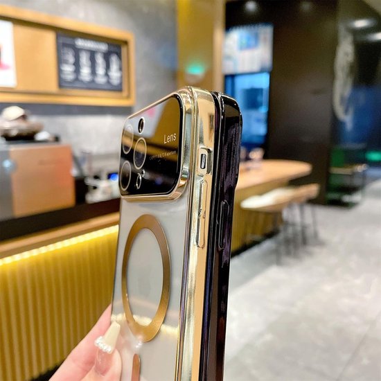 iPhone 11 Pro Max Hoesjes – Magnetische MagSafe Backcover – Camera Lens Protector – Goud-Ilumina Benelux