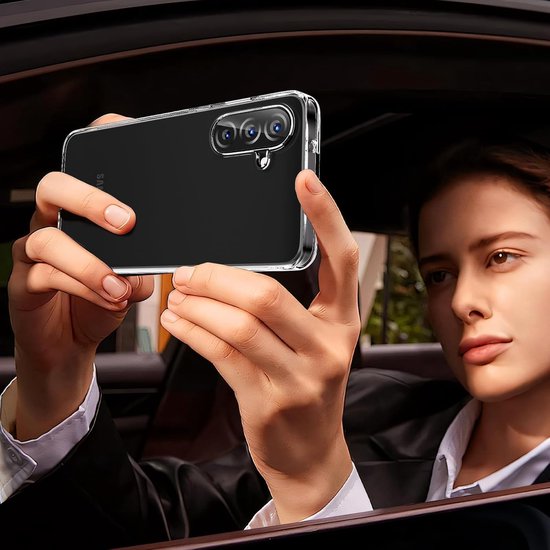 Samsung Galaxy A25 Hoesjes – Transparante Siliconen Backcover – 2x Screenprotector – 2x Camera Lens Protector – Clear