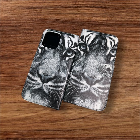 iPhone 13 Pro Max Hoesjes – Portemonnee Book Case – Pasjeshouder – Magneetsluiting – Tiger Print-Ilumina Benelux