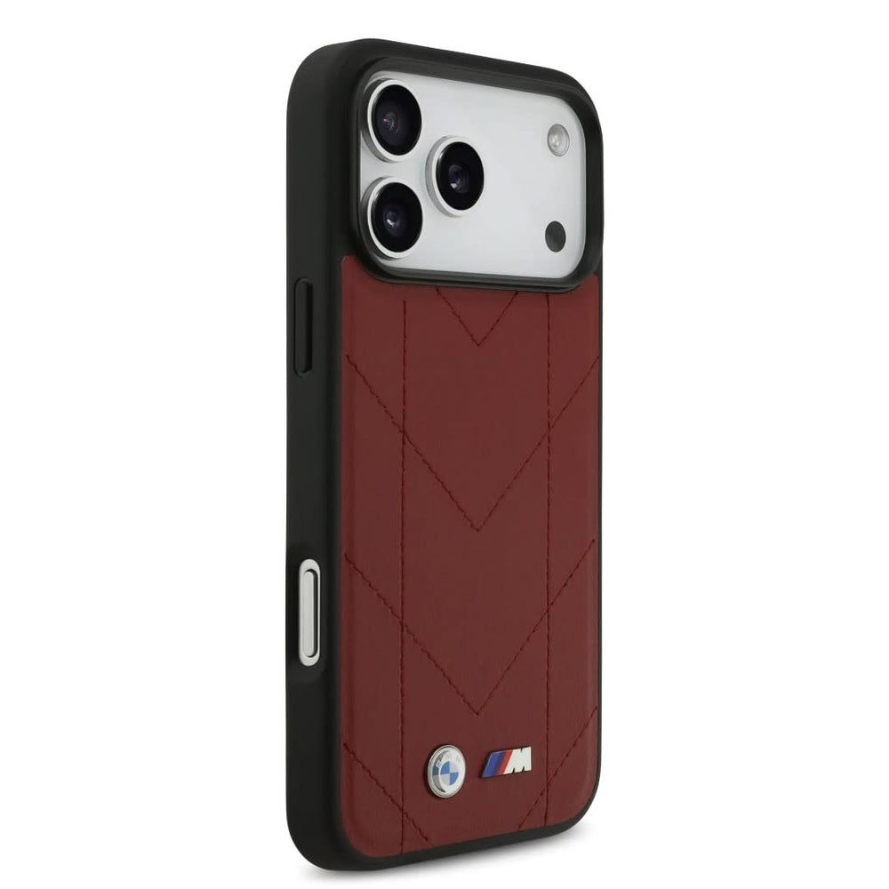 BMW iPhone 17 Pro Max Backcover hoesje - MagSafe - Quilted Leather Case With Metal Logo - Rood-Hoesjes-Ilumina Benelux