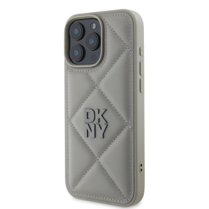 DKNY iPhone 16 Pro Max Backcover hoesje PU Leather Quilted Stack Logo - Zwart-Hoesjes-Ilumina Benelux