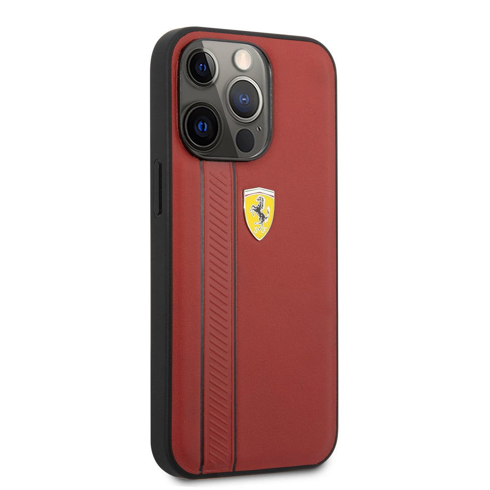 Ferrari iPhone 13 Pro Max Hardcase Backcover - Debossed Stripes - Rood-Hoesjes-Ilumina Benelux
