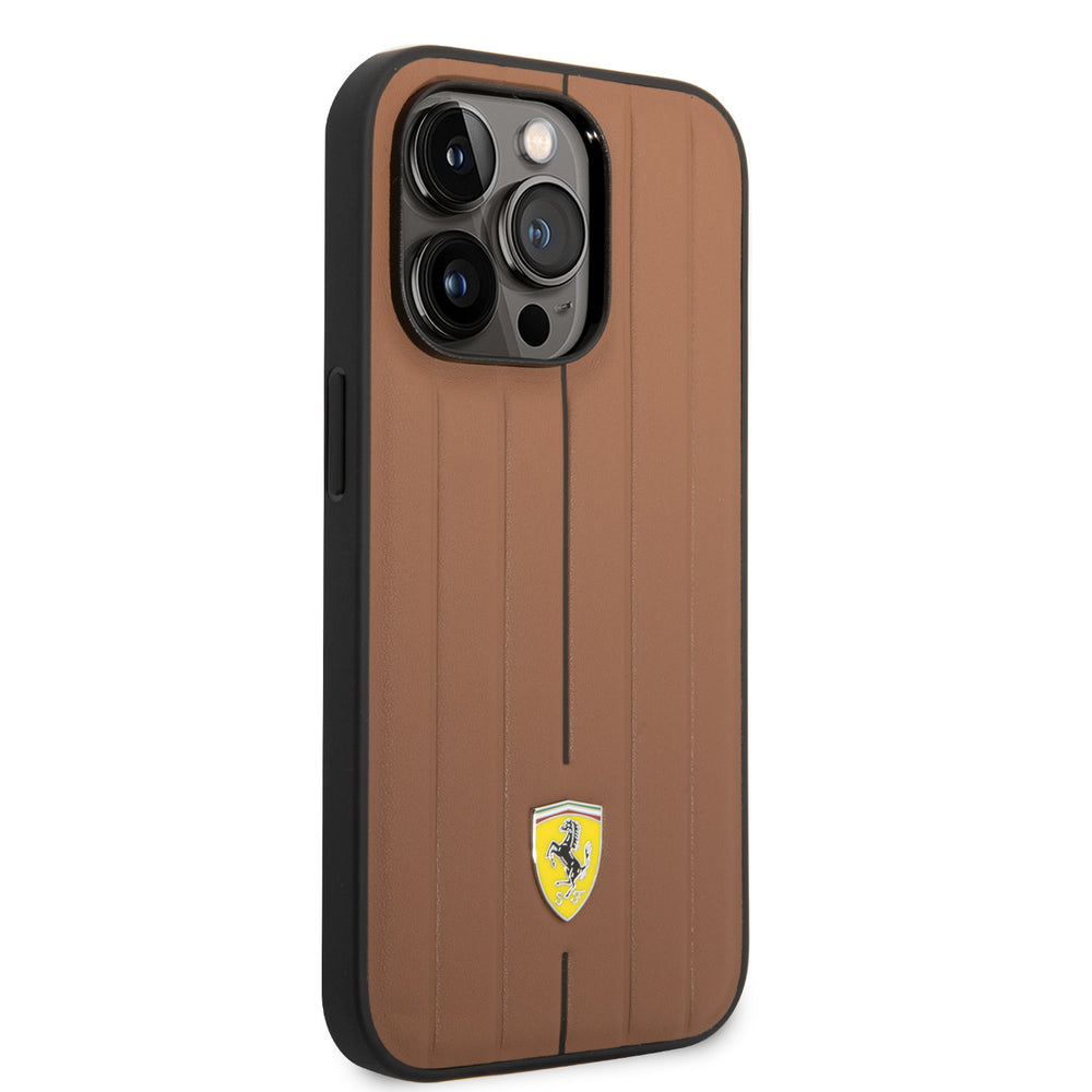Ferrari iPhone 14 Pro Backcover hoesje - Embossed Stripes - Camel-Hoesjes-Ilumina Benelux