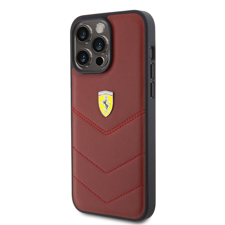 Ferrari iPhone 15 Plus Backcover hoesje - Stitched Lines - Rood-Hoesjes-Ilumina Benelux