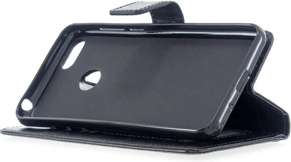 Motorola Moto E6 Play Hoesjes – Portemonnee Book Case – Pasjeshouder – 2x Screenprotector – Zwart-Ilumina Benelux
