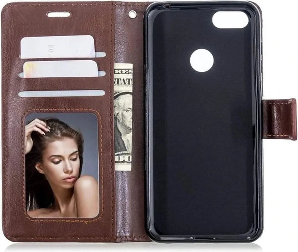 Motorola Moto E6 Play Hoesjes – Portemonnee Book Case – Pasjeshouder – 2x Screenprotector – Bruin-Ilumina Benelux