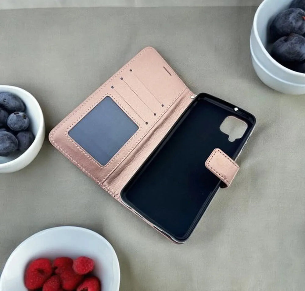 Samsung Galaxy A12 Hoesjes – Portemonnee Bookcase – Magneetsluiting – 2x Gehard Glas Screenprotector – Roségoud-Ilumina Benelux