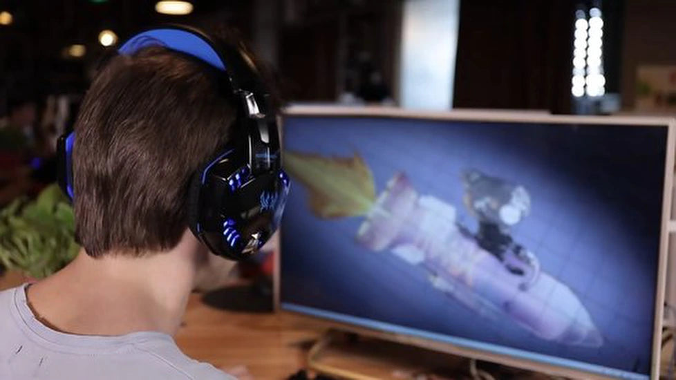 Gaming Headset – Stereo Surround – Geschikt voor: Playstation, PS4, PS5, Xbox Series X, Windows & Switch – 50mm Drivers – Noise Cancelling Mic – LED Verlichting – Multi-Platform