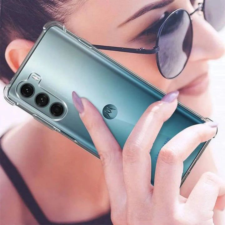 Motorola Moto G200 5G Hoesjes – Soft TPU Siliconen Backcover – Schokbestendig – Inclusief 3x Screenprotector – Transparant-Ilumina Benelux