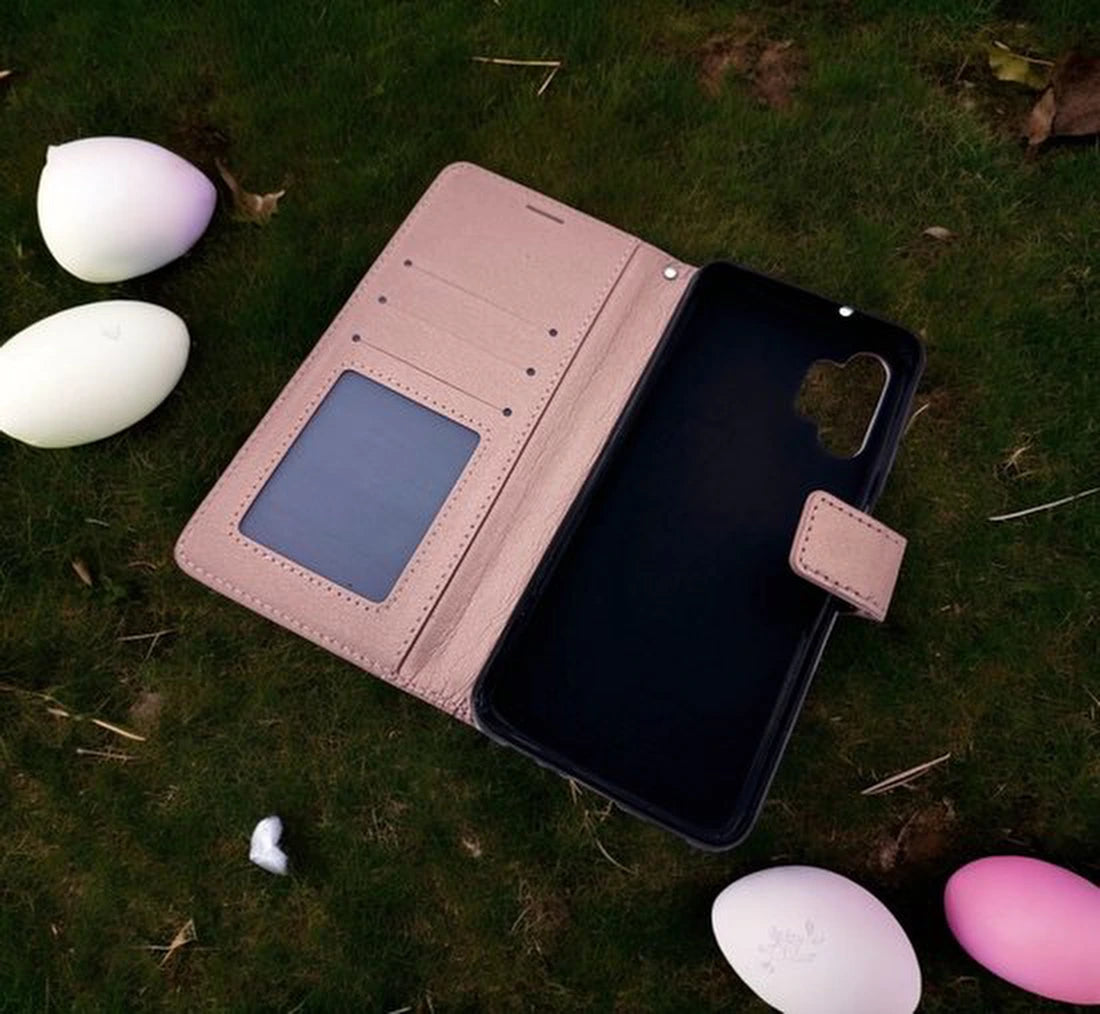 Bookcase Geschikt voor: Samsung Galaxy A13 5G / A04s - Roségoud - Portemonnee hoesje met 3x Glas Screen protector