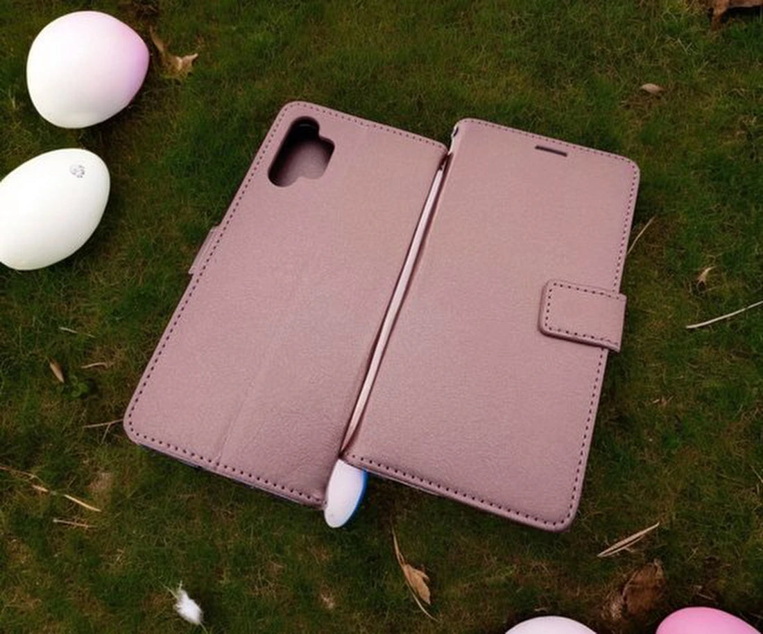 Bookcase Geschikt voor: Samsung Galaxy A13 5G / A04s - Roségoud - Portemonnee hoesje met 3x Glas Screen protector