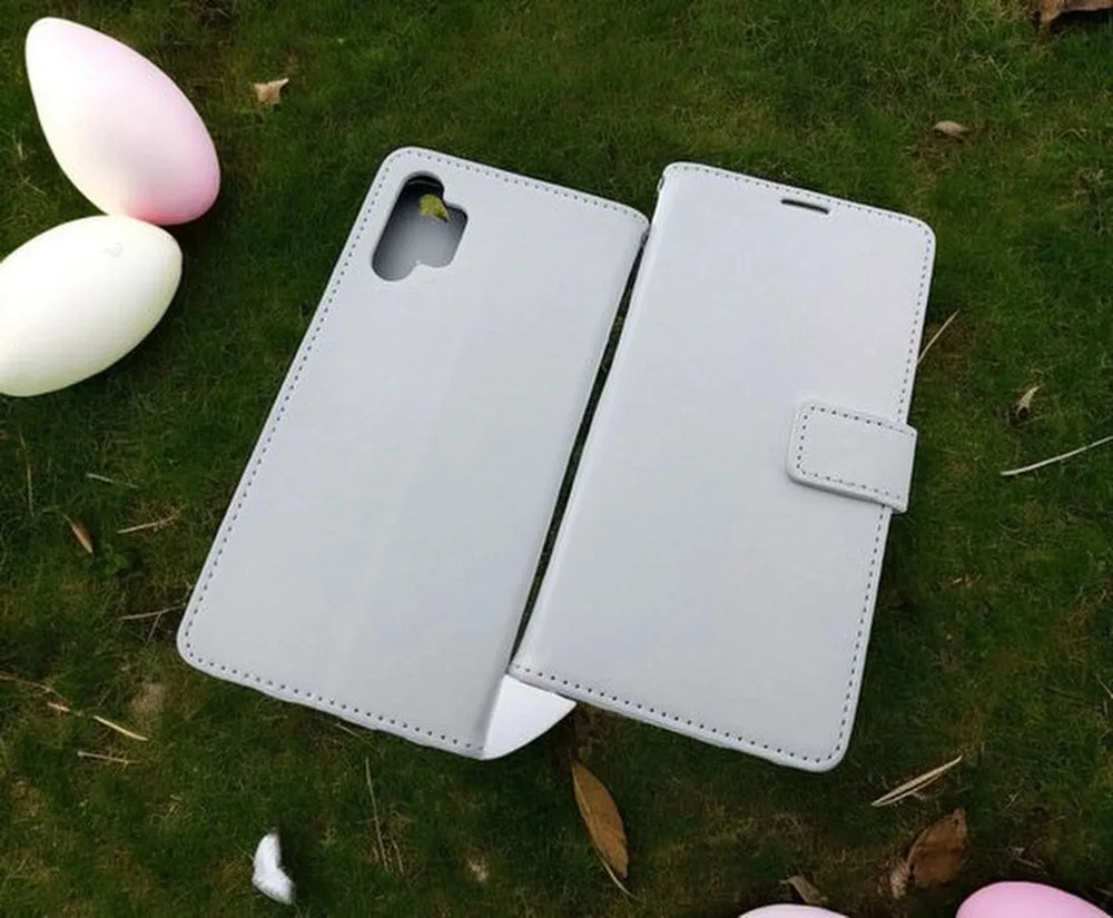 Samsung Galaxy A13 4G Hoesjes – Portemonnee Bookcase – Pasjeshouder – 3x Gehard Glas Screenprotector – Wit-Ilumina Benelux