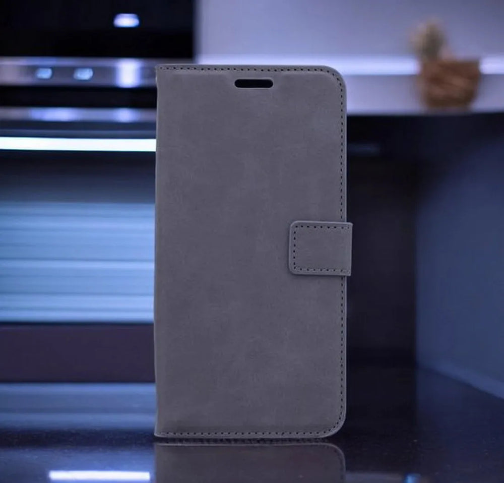 Samsung Galaxy S22 Plus Hoesjes – Portemonnee Hoes – Magneetsluiting – Inclusief Gehard Glas Screenprotector – Grijs-Ilumina Benelux