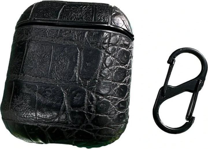AirPods 1 & 2 Hoesje – Beschermcase – Croco Design – Inclusief Hanger – Stijlvol – Zwart-Koptelefoon case-Ilumina Benelux