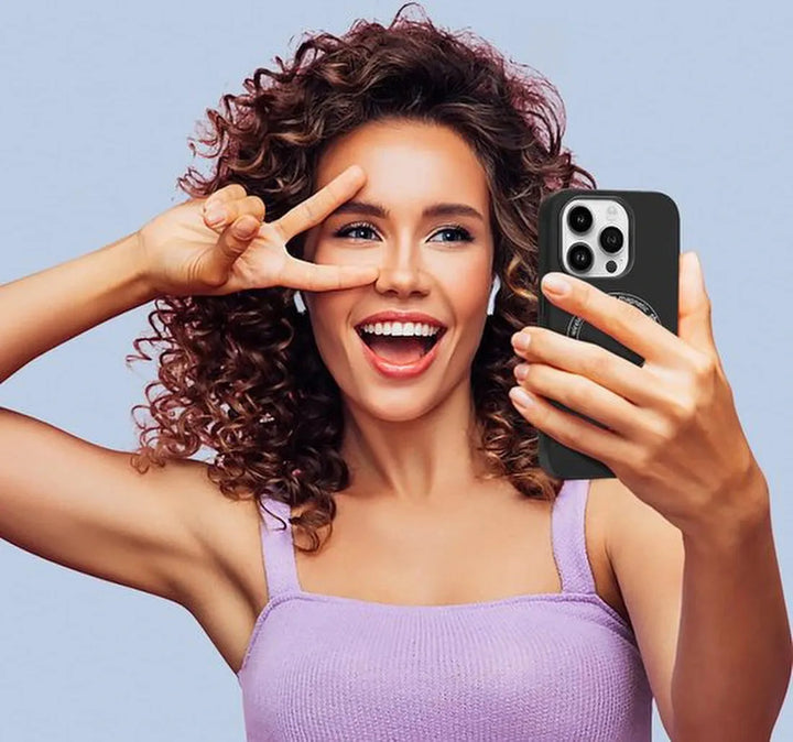 iPhone 12 Hoesjes – Magnetische Siliconen Backcover – MagSafe – Krasbestendig – Lichtblauw-Ilumina Benelux
