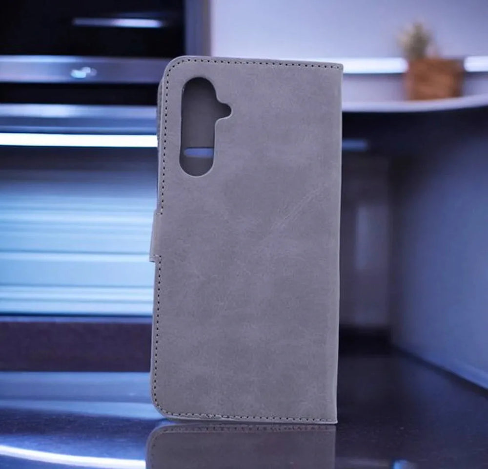 Samsung Galaxy A15 Hoesjes – Portemonnee Book Case – Pasjeshouder – 2x Gehard Glas Screenprotector – Grijs-Ilumina Benelux