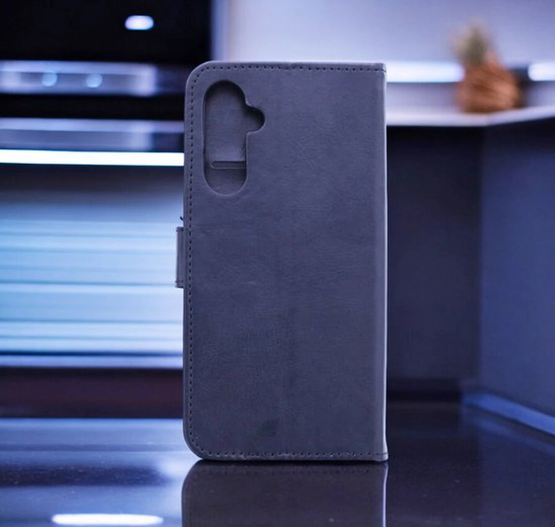 Portemonnee Book Case Hoesje + 2x Screenprotector Glas Geschikt voor: Samsung Galaxy S25 - Zwart