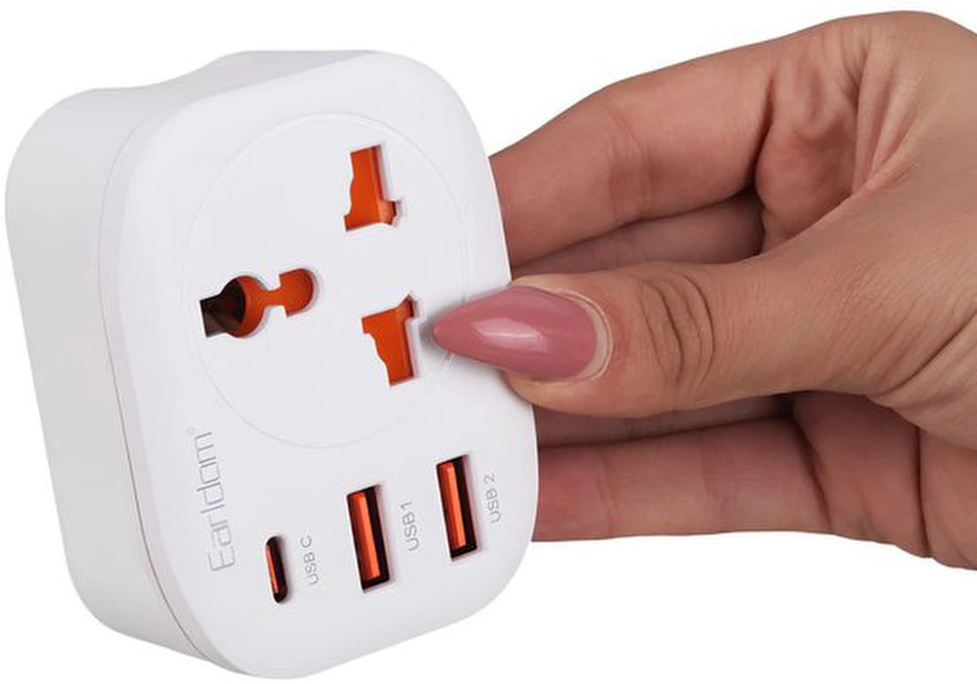 Ar202 EU stopcontact reisadapter - 2 USB-A & USB-C poorten - wit