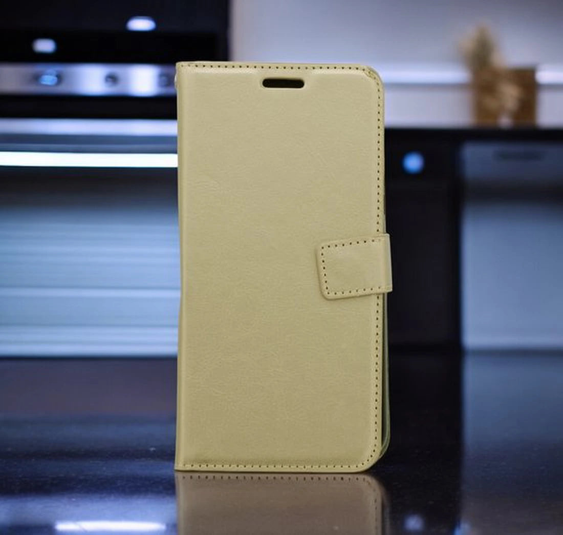 Samsung Galaxy A06 Hoesjes – Bookcase Portemonnee Cover – Pasjeshouder – 2x Screenprotector – Goud