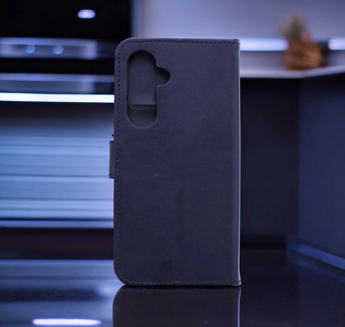 Bookcase Geschikt voor: Samsung Galaxy S24 FE / Galaxy S25 FE - Zwart - portemonnee hoesje - Book Cover + 1x Screenprotector