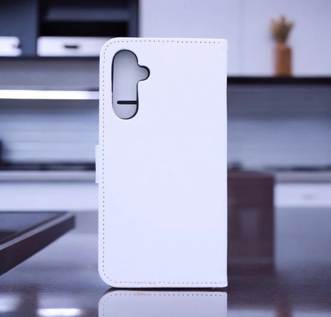 Bookcase Geschikt voor: Samsung Galaxy A17 5G & Samsung Galaxy A26 Wit - Portemonnee hoesje met 2x Glas Screen protector - Book Cover