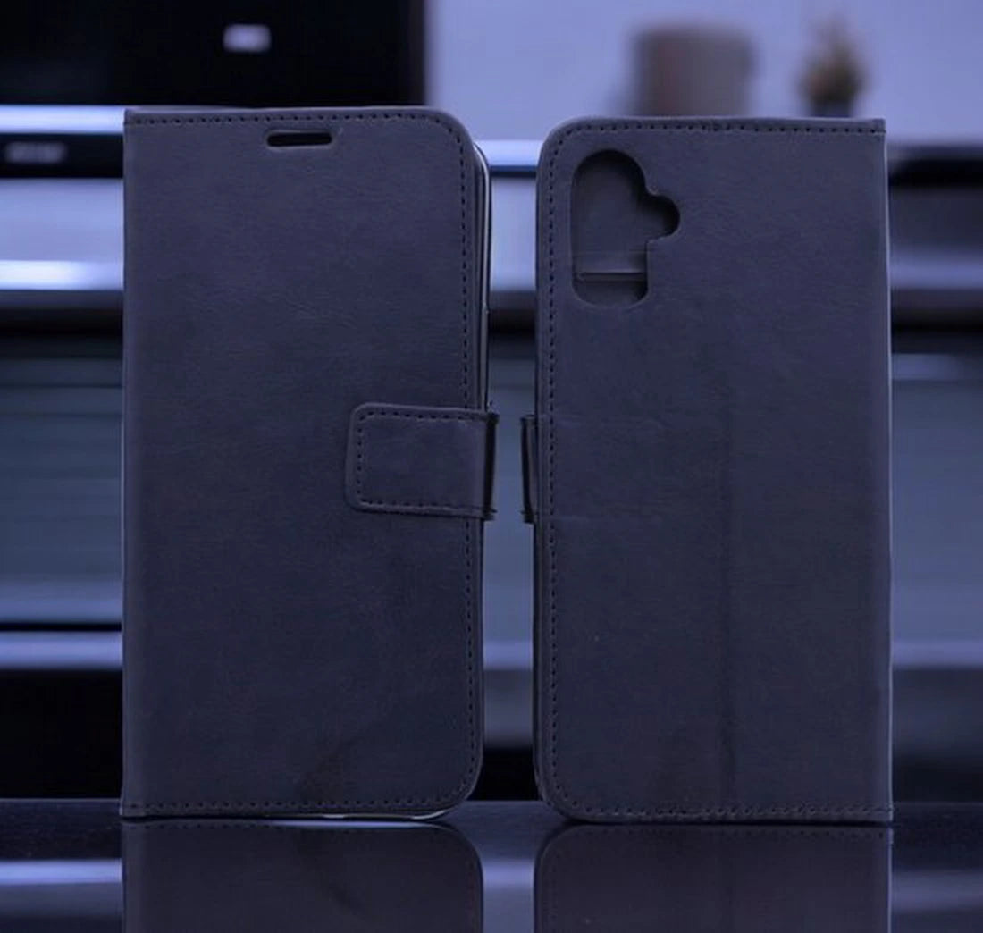 Bookcase Geschikt voor: Samsung Galaxy A07 Zwart - Portemonnee hoesje met 3x Glas Screen protector - Book Cover