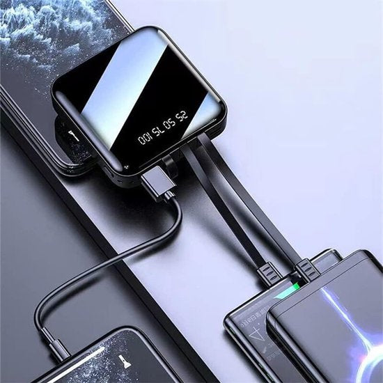 Powerbank – Quick Charge Snelladen – Ingebouwde Kabels USB-C/Lightning/Micro USB – 4500 mAh – Zwart-Powerbank-Ilumina Benelux