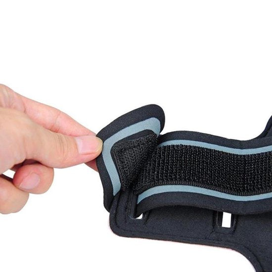 Telefoonhouder arm – Sportarmband voor hardlopen – Verstelbaar – Zweetbestendig – Zwart-Ilumina Benelux