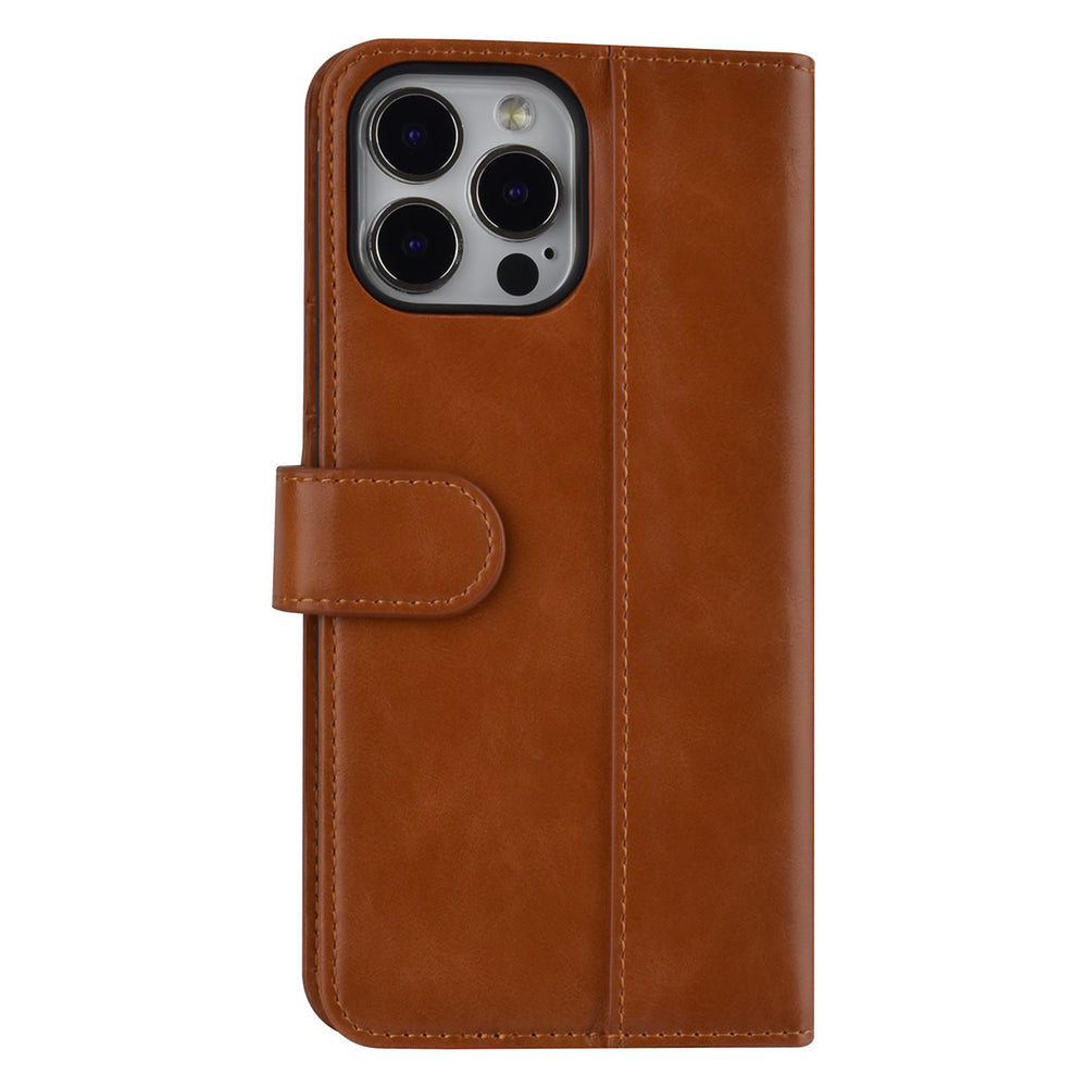 UNIQ Accessory Bruin hoesje voor iPhone 13 Pro Max - Book Case - Pasjeshouder voor 3 pasjes - Magneetsluiting-Hoesjes-Ilumina Benelux