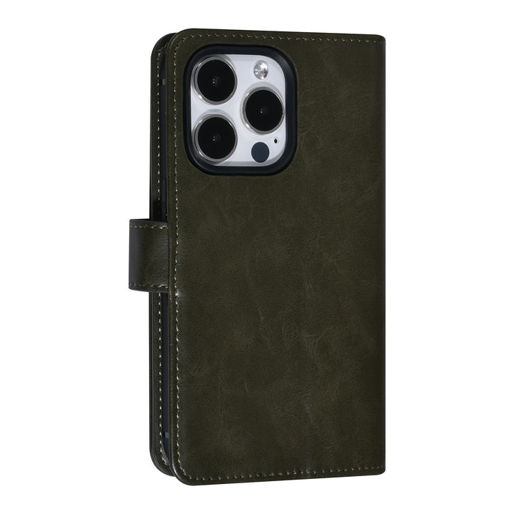 UNIQ Accessory DonkerGroen iPhone 14 Pro Booktype Pasjeshouder voor 9 pasjes - Magneetsluiting-Hoesjes-Ilumina Benelux