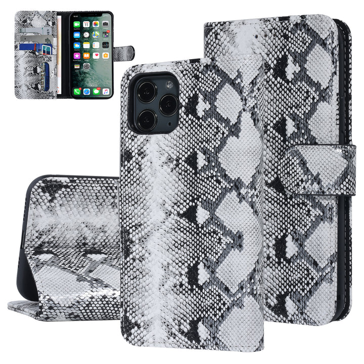 UNIQ Accessory Zwart en Wit Slangenleer hoesje voor iPhone 11 Pro - Book Case-Hoesjes-Ilumina Benelux