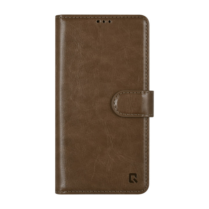 UNIQ Accessory iPhone 13 & 14 Book Case hoesje - Pasjeshouder voor 3 pasjes - Magneetsluiting - Goud-Hoesjes-Ilumina Benelux
