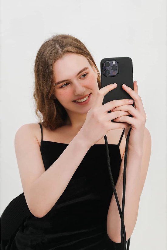 Apple iPhone 11 Pro Hoesjes – Siliconen Backcover met Schouderkoord – Ketting Strap – Rood-Ilumina Benelux